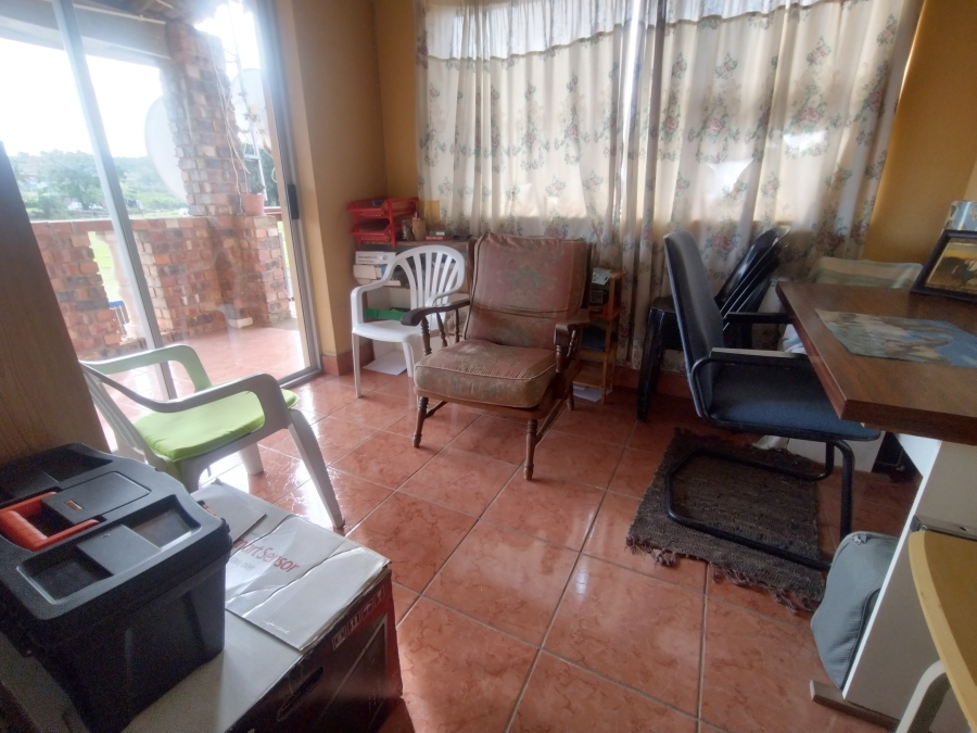 6 Bedroom Property for Sale in Kruisfontein Eastern Cape